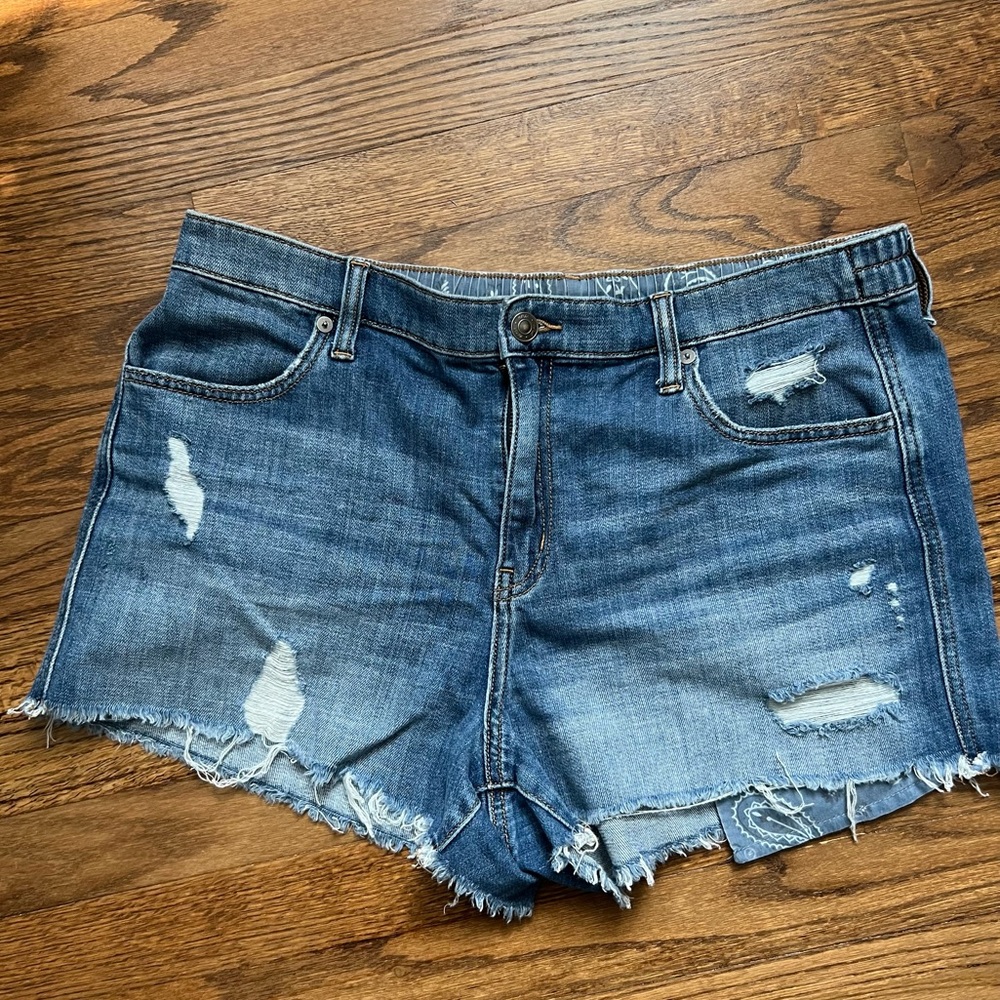 Aerie Jean Shorts with elastic waist Size L